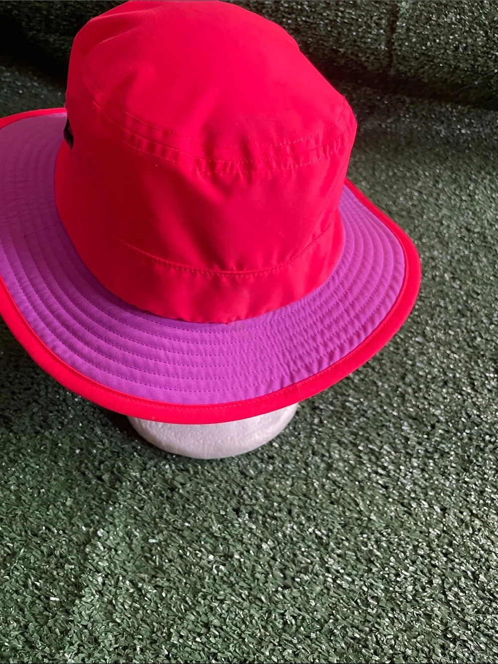 The North Face Youth Class V Brimmer Bucket Hat Medium Hot Pink Purple Brim